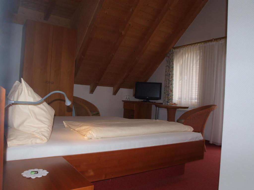 Hotel Vier Loewen Schönau im Schwarzwald Pokoj fotografie